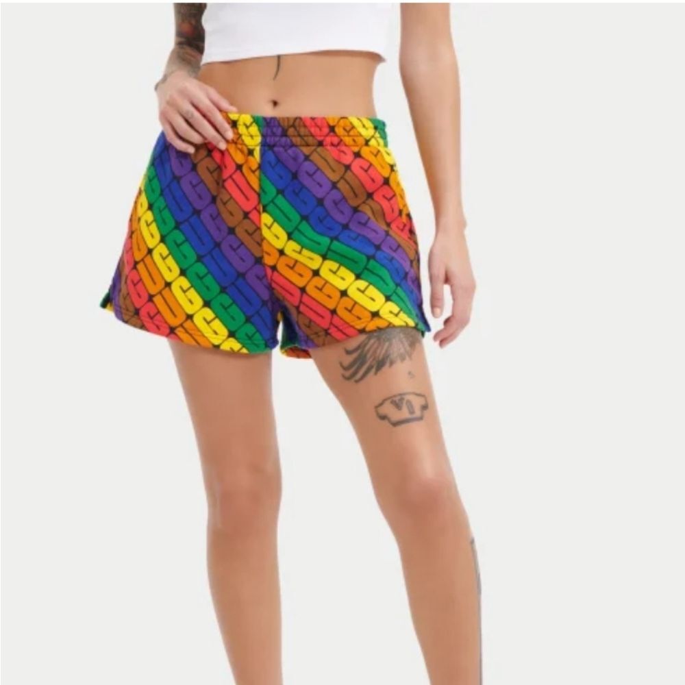 Ugg‎ Noni Short Pride